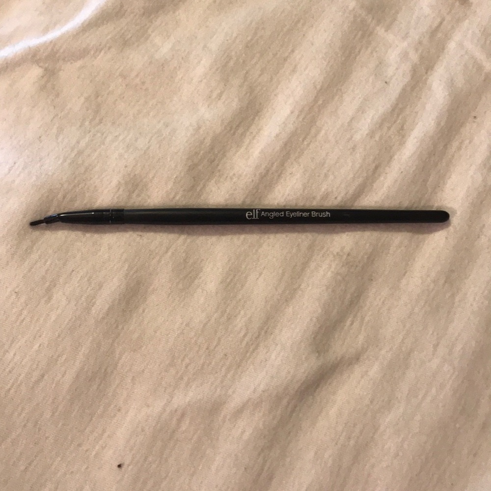 ELF Angled Eyeliner Brush